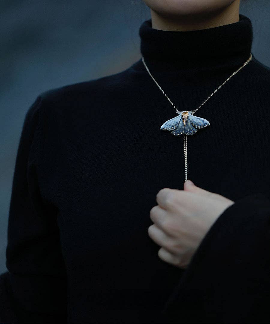 Vermilion Collection – wholesale Pendant/charm necklace – YIHE Ceramic Accessories "Blue Tiger Moth"2