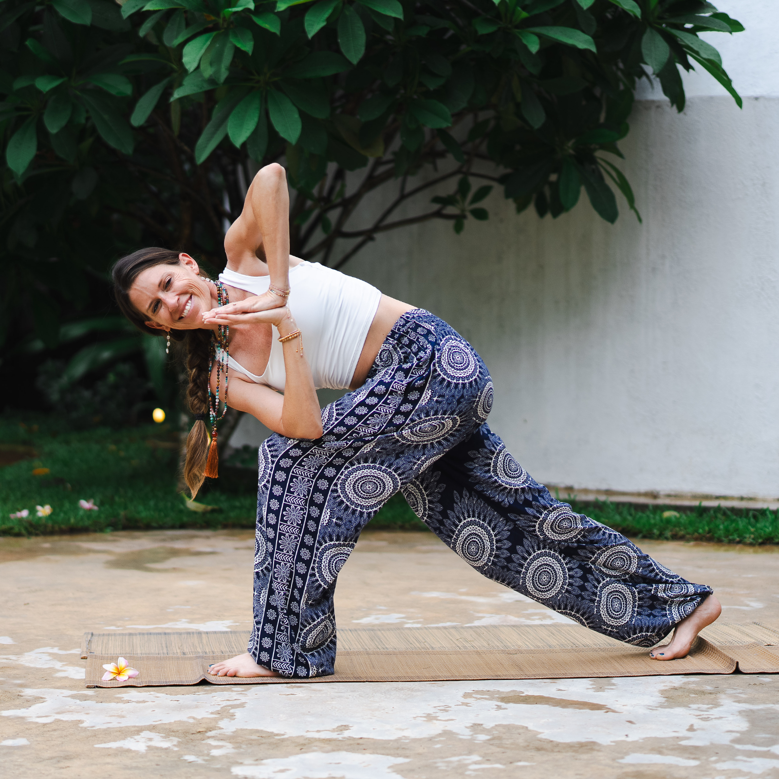 Lotus and Luna - Wholesale Pants - Women's - Como Harem Pants with Pockets14