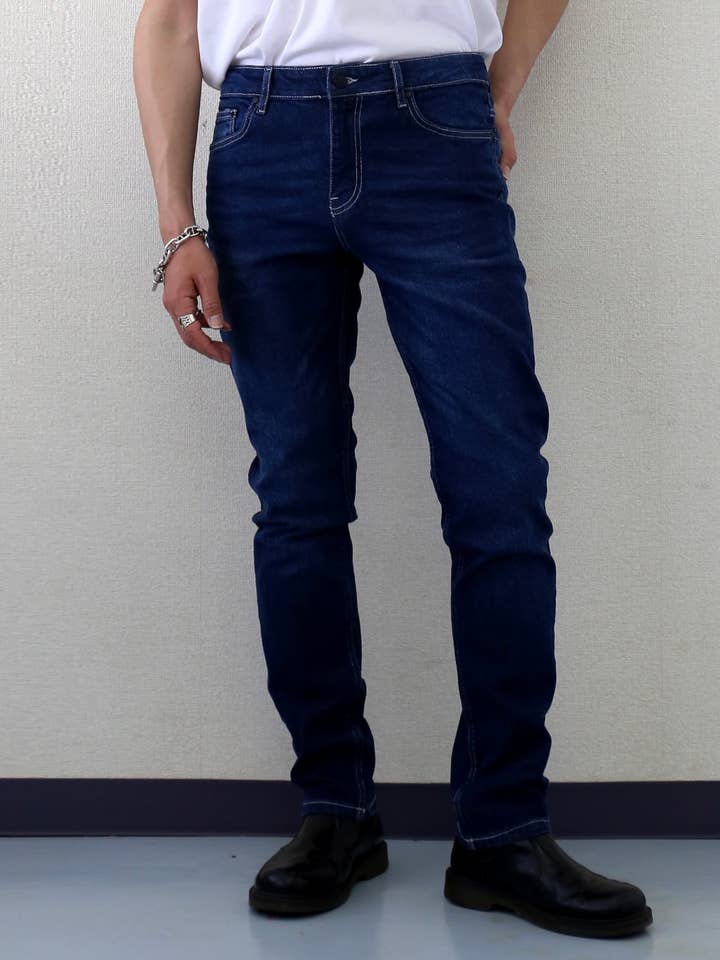 Essentielle Herren Slim Fit Jeans für den Großhandel von London Com Ltd.