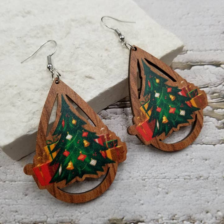 Treasure Wholesale - Wholesale Dangle Earrings - Christmas Themed Hollowed Drop Earrings