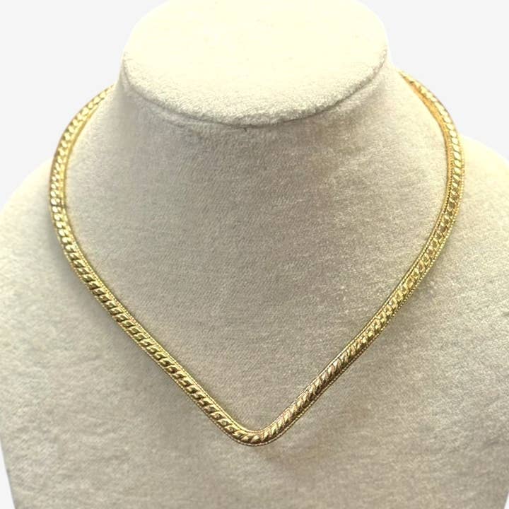 Martillado V Gargantilla para venta al por mayor de Koda Wearables