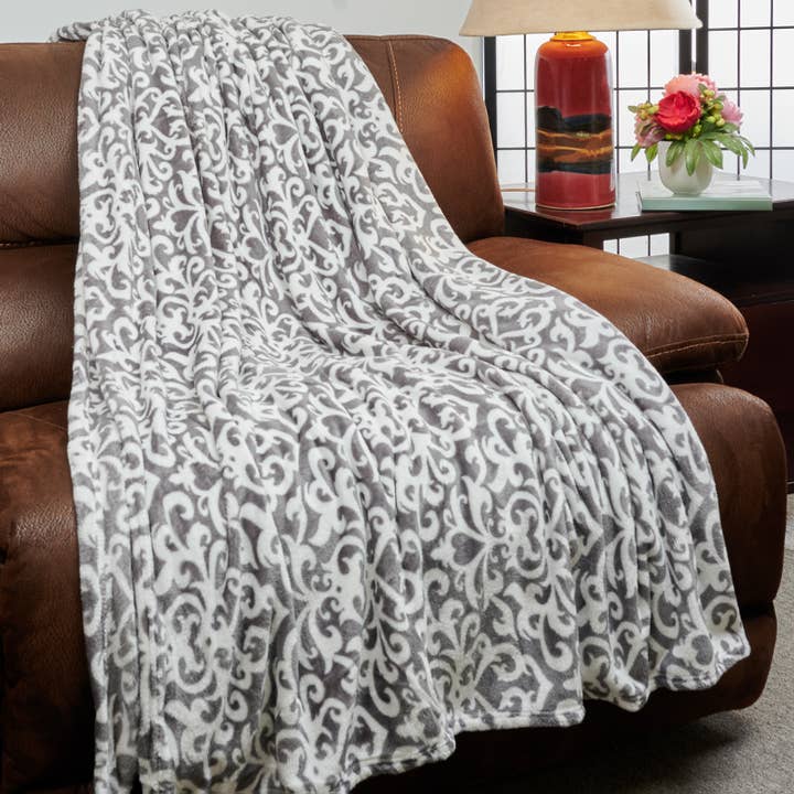 Bed Bath Fashions - Wholesale Throw Blanket - Kathy Ireland Flannel Fleece Blanket2