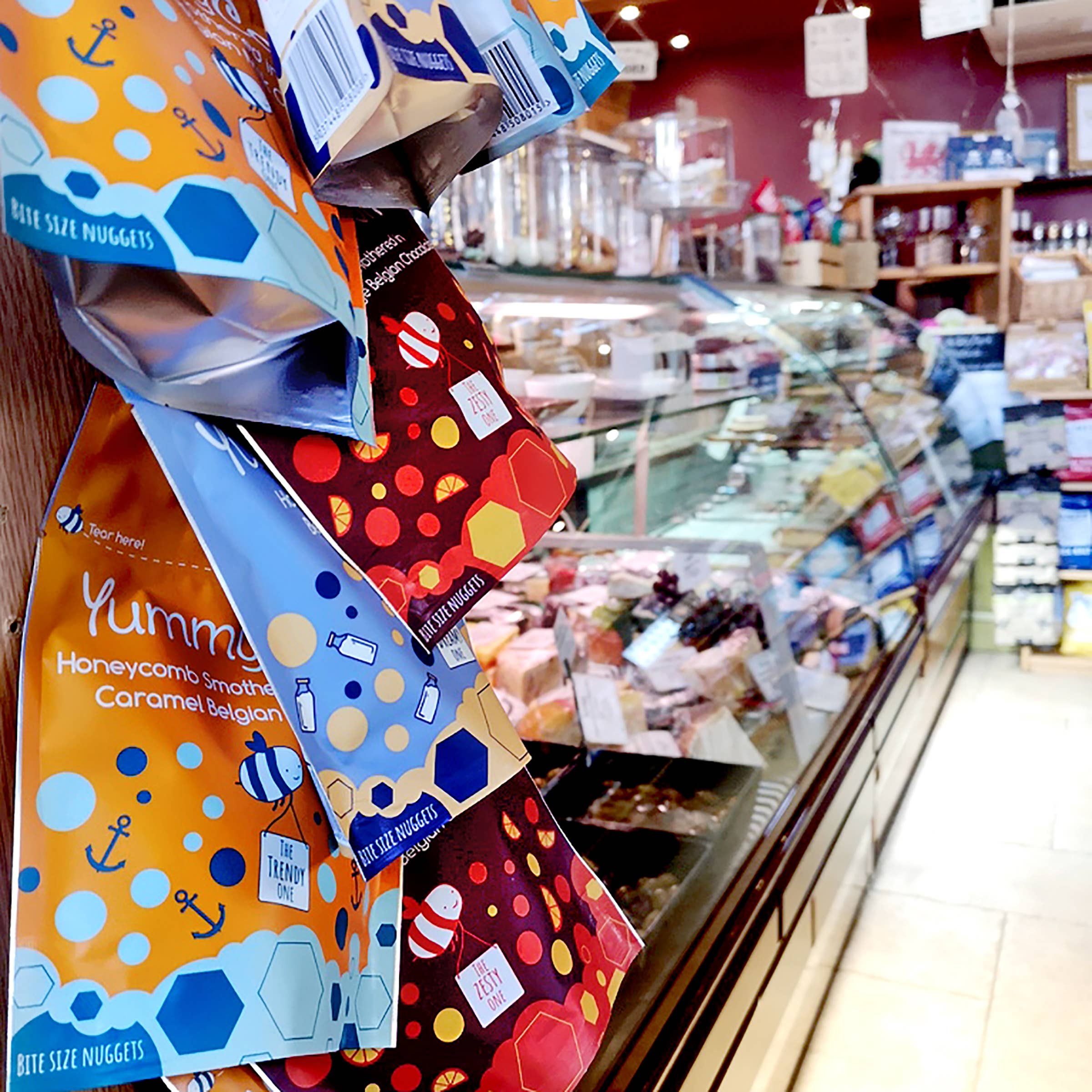 Yummycomb – wholesale Chocolate-covered sweets – 6 x Sea Salted Caramel Belgian Milk Chocolate Honeycomb pouc3