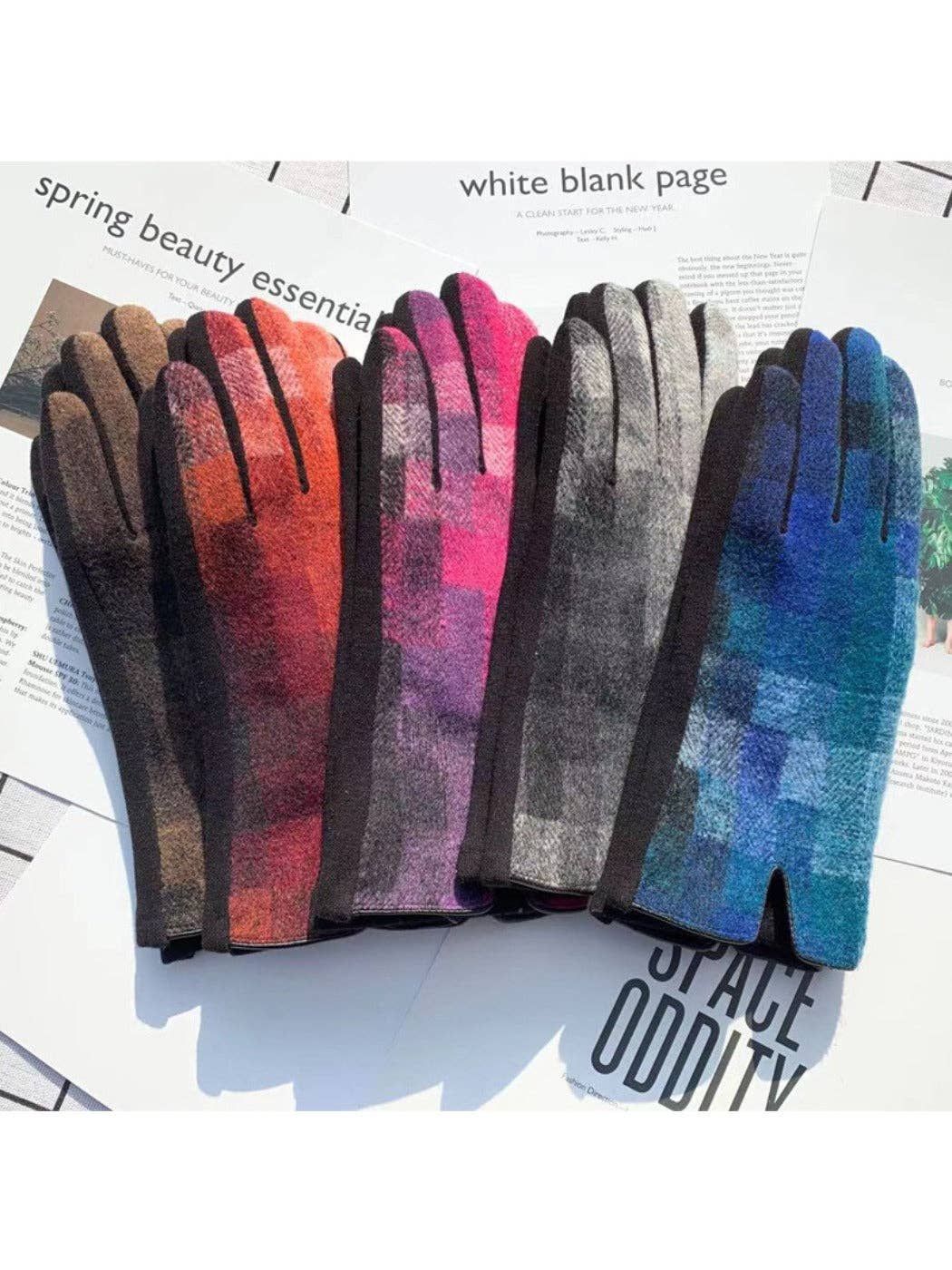 Funkyrel® Atzbranding Limited - Wholesale Gloves - Women's - Gloving - Winter Touchscreen Gloves with Plaid Patterns4