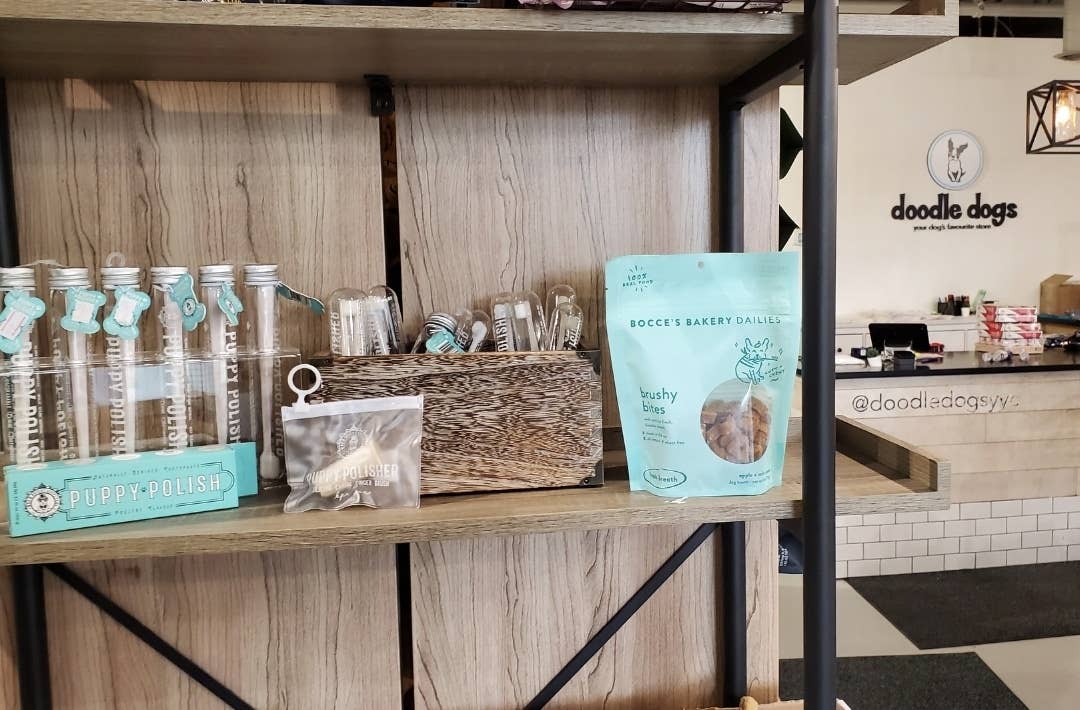 Wag & Bright Supply Co. – wholesale Pet brush – Cat/dog – Puppy Polisher Finger Brush (one size)2