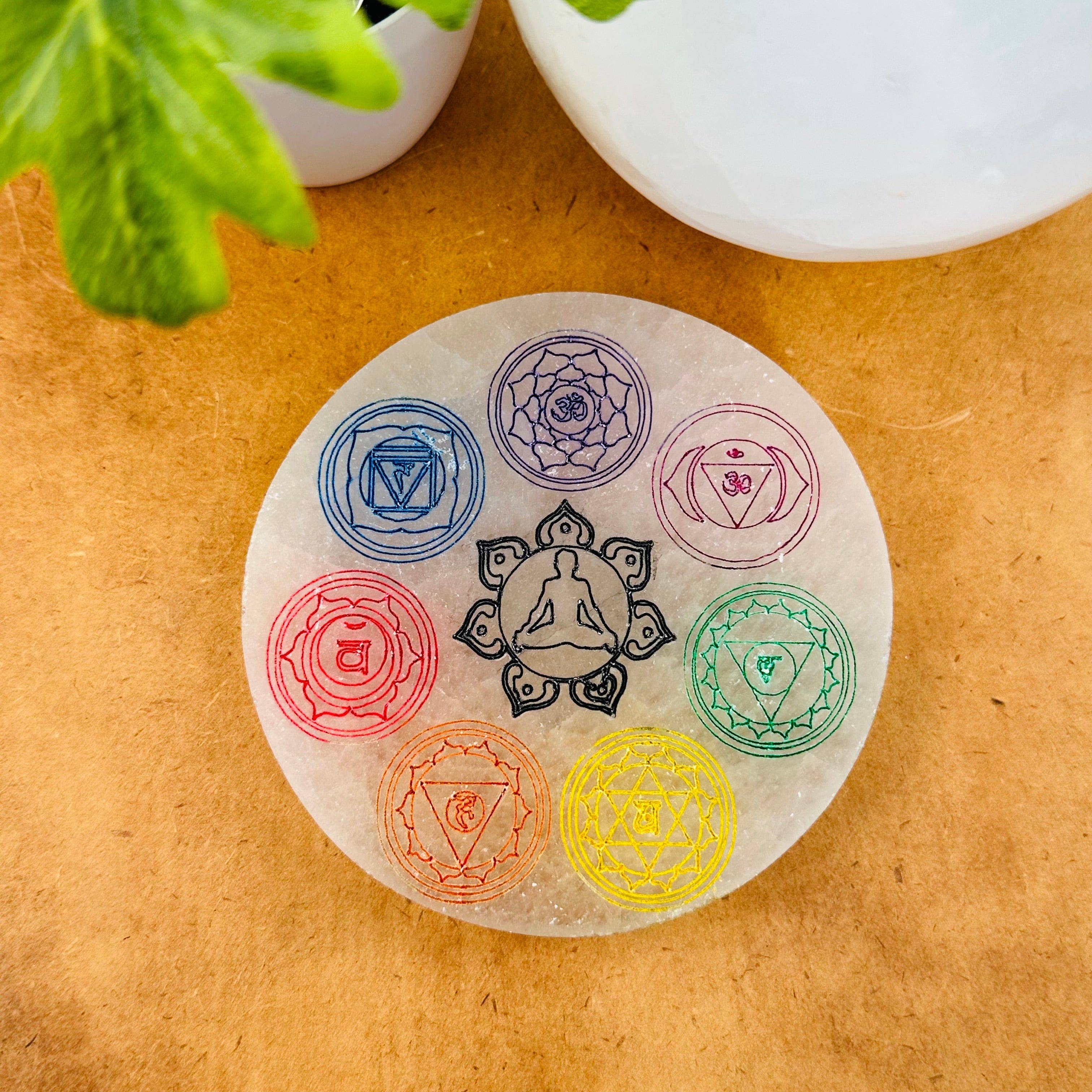 Rock Paradise - Wholesale Oplaadschaal voor kristallen - Oplaadplaat van kristalseleniet met gegraveerde chakra1