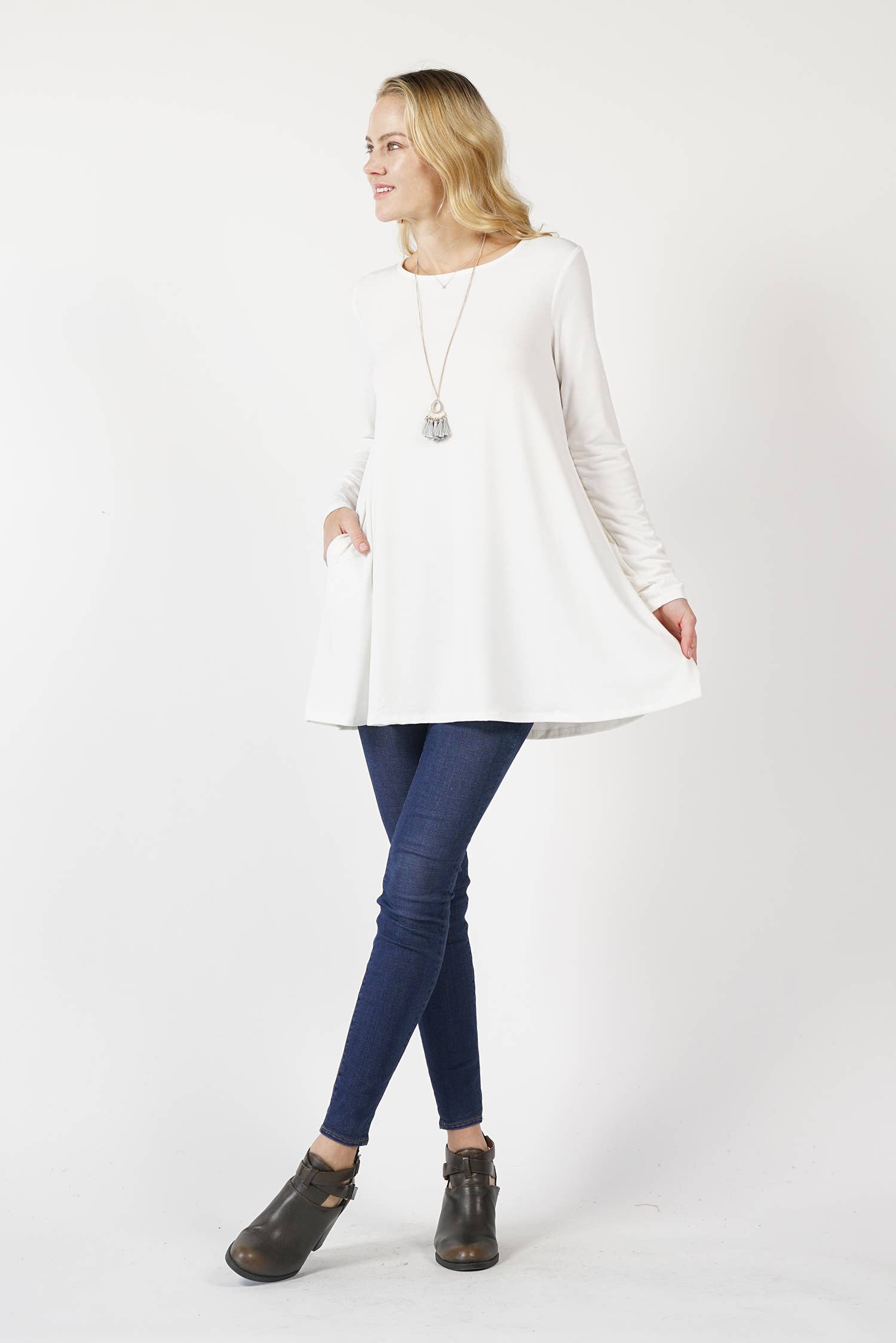 42POPS - Wholesale Tunic - Women's - ..1015 Boat Neck Flared Pockets Top SI-154682