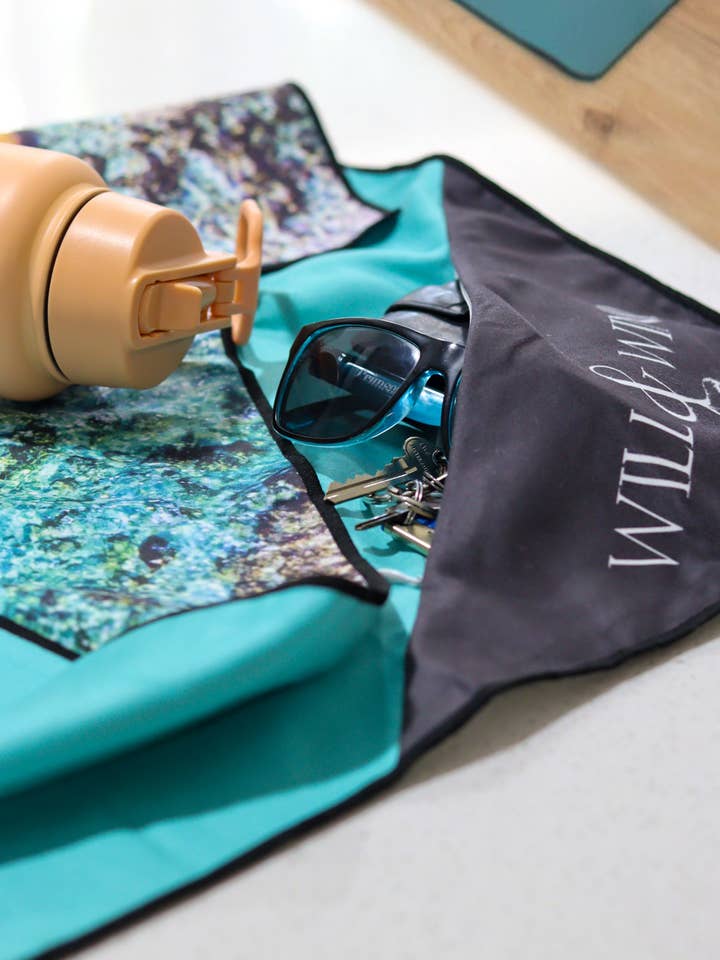 Kalbarri Gym Towel invisible zip - Lux Microfibre for wholesale by Will and Wind - Beach Towels & Accessories