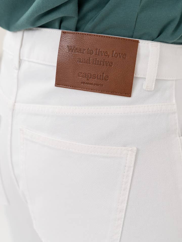 CAPSULE by Agnė Gilytė - Wholesale Jeans - Women's - Cropped jeans 'SKORPIOS' | high quality cotton4