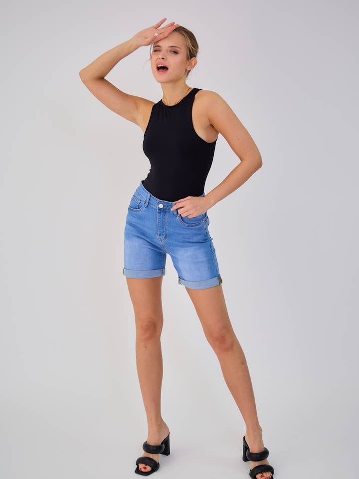 SHORT FEMME EN JEANS PUSH-UP - "Rachel" (Grande Taille) pour la vente par ANA & LUCY