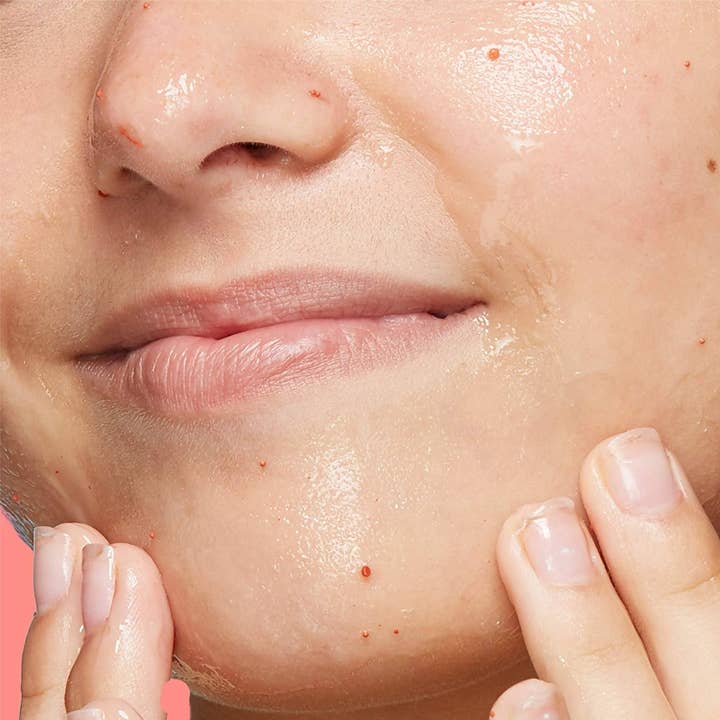 KT Supply – wholesale Facial cleanser – Neutrogena Oil-Free Pink Grapefruit Foaming Scrub,,4.2oz4