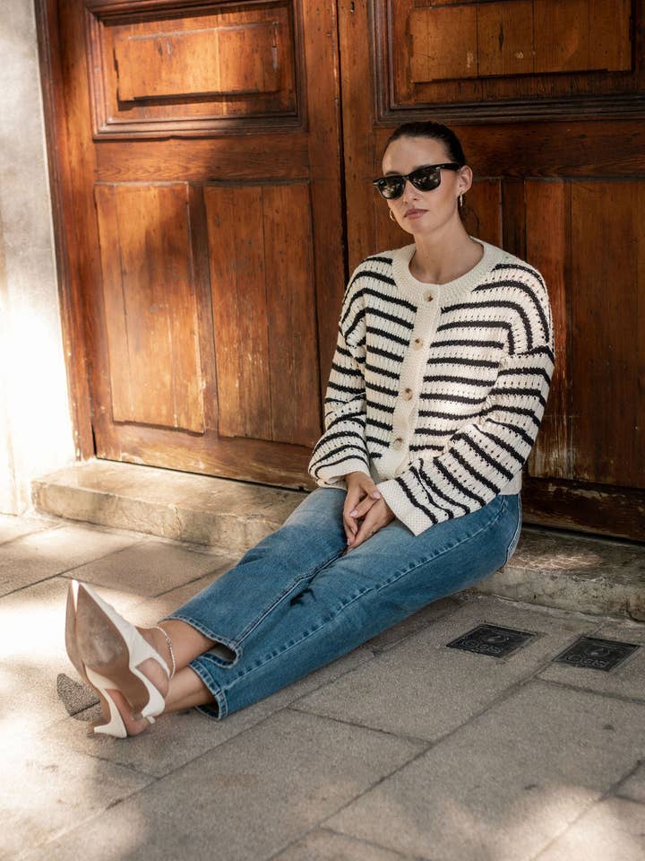 GINI LONDON - Wholesale Dress - Women's - Cream Stripe Cable Knit Crop Cardigan4