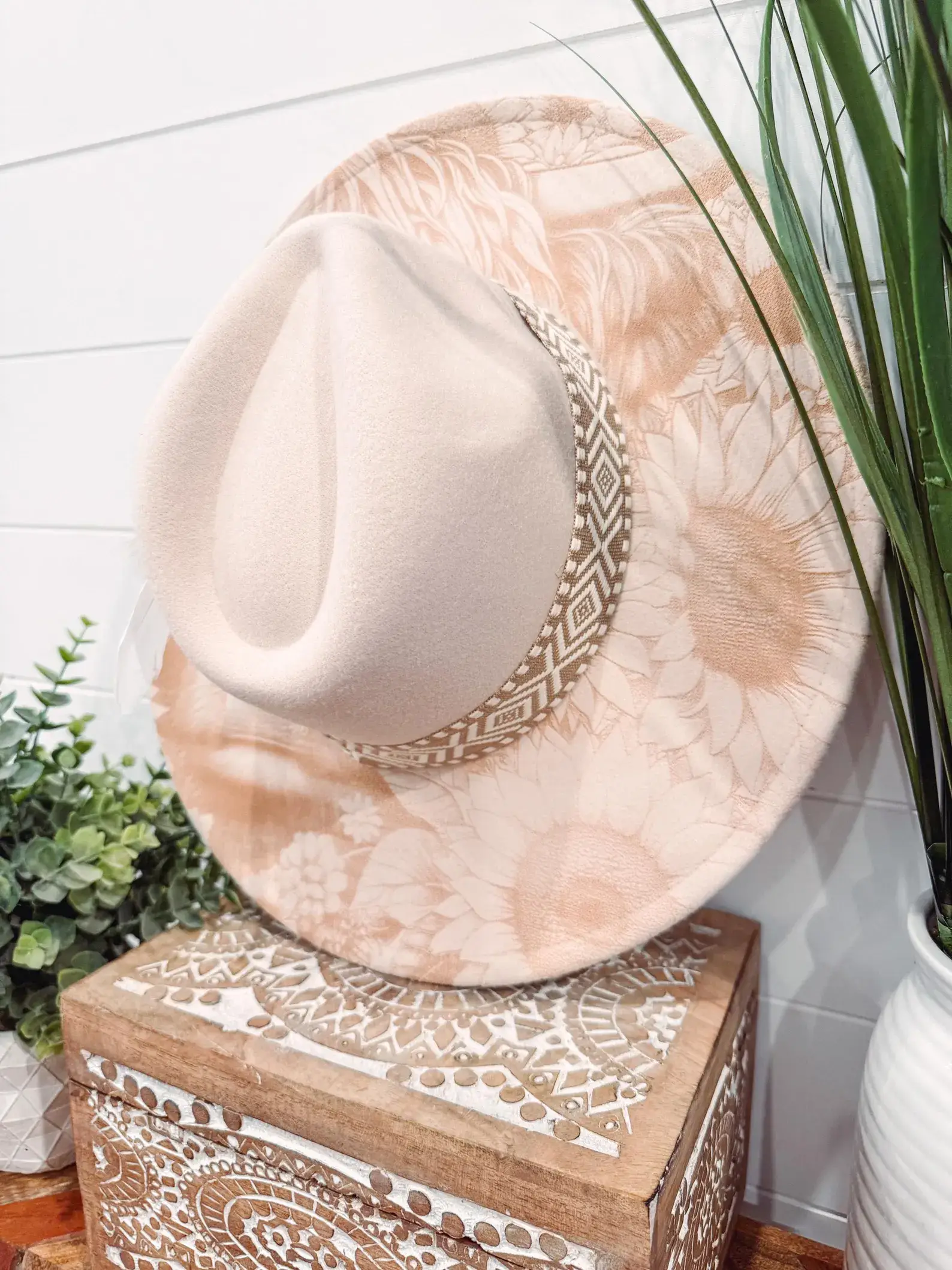 Willie & Dolly Designs - Wholesale Fedora - Women's - Engraved Highland Cow Hat6