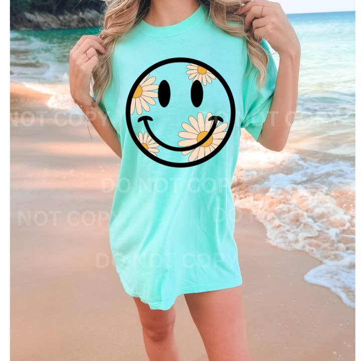 Southern Backroad Tees LLC - Wholesale Tuniek - Dames - Daisey Smile T-shirt0