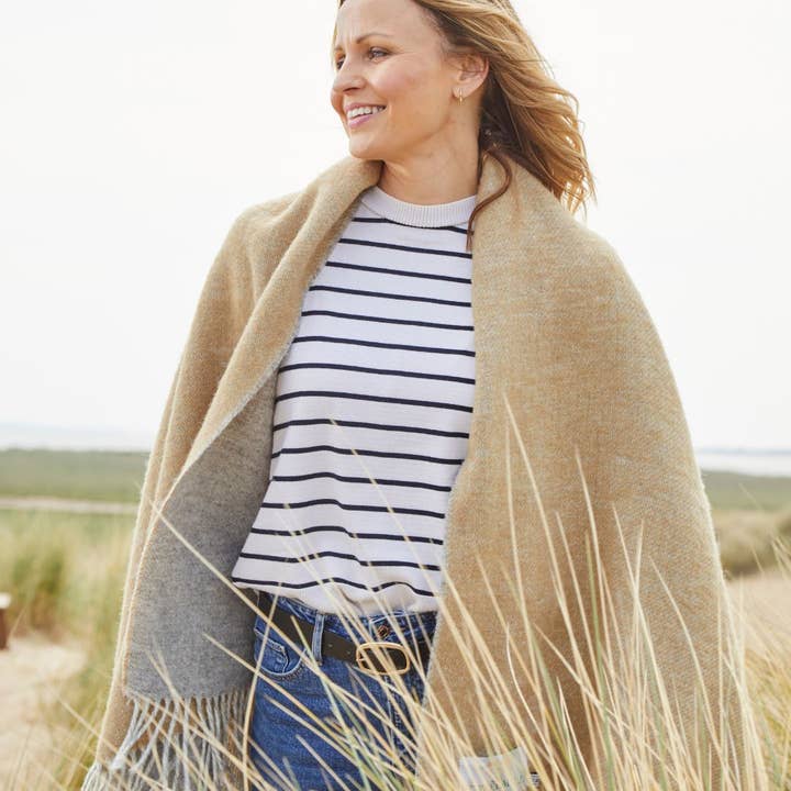 Tweedmill Textiles - Wholesale Throw blanket - Dartmoor Reversible Pure New Wool Throw - Desert Brown 3