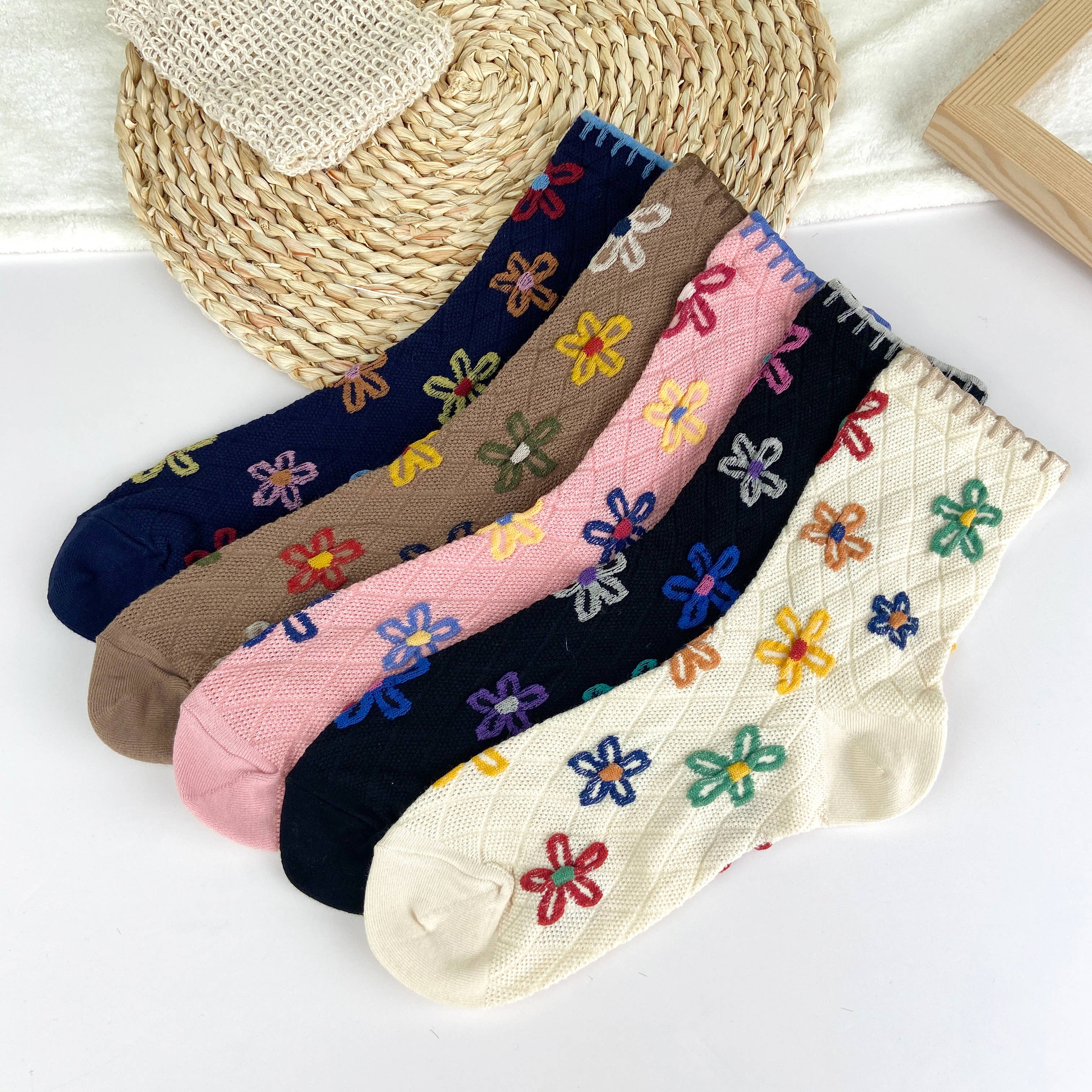 SoapElenGlen - Wholesale Socks - Women's - Women's mid-calf floral socks11