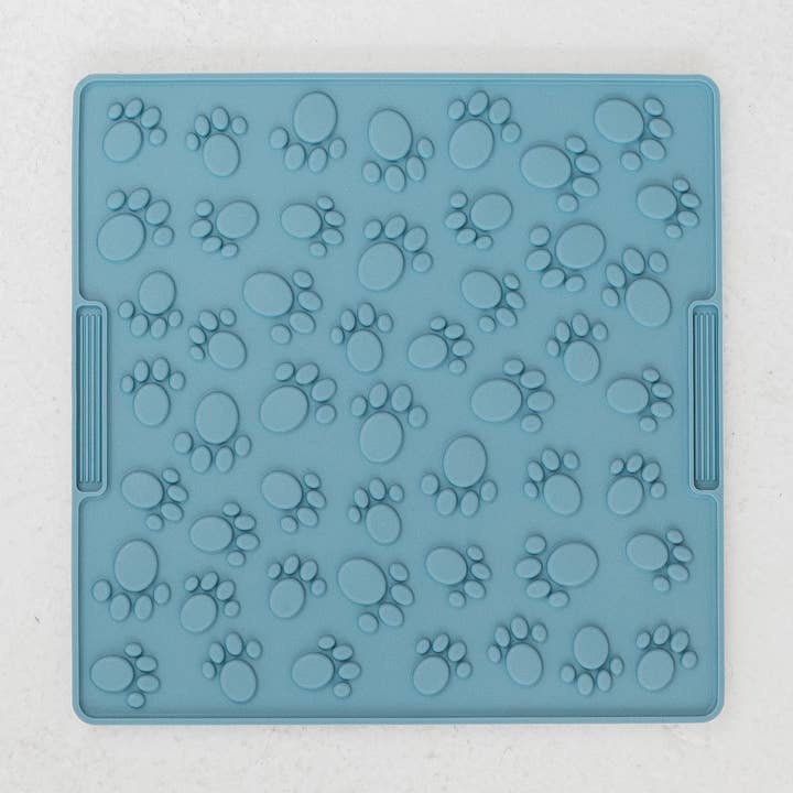 dexypaws - Vente Tapis de gamelle – chien - Tapis à lécher bleu avec grandes empreintes de pattes0