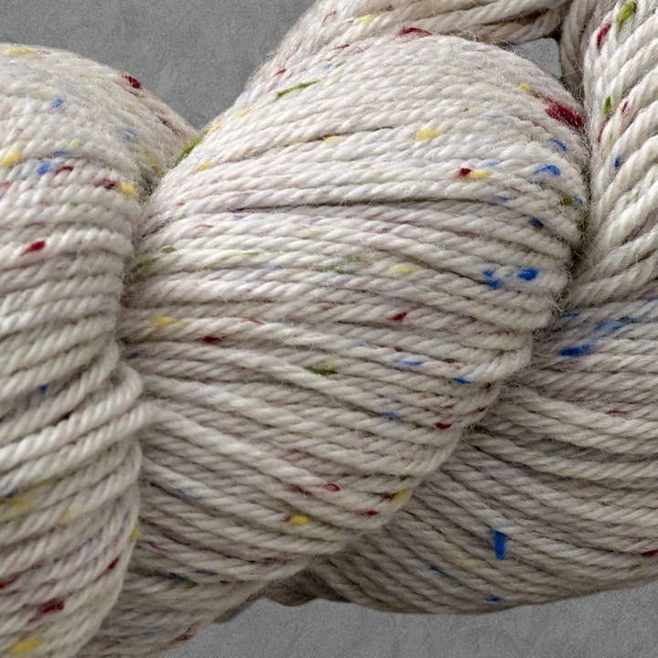 Rooster Yarns – Engroshandel Garn – Ufarvet garn: Donegal Tweed DK Strikkegarn