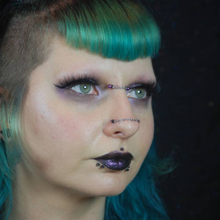 Enkel kæde i rustfrit stål til piercing for engroshandel hos Ayame Designs