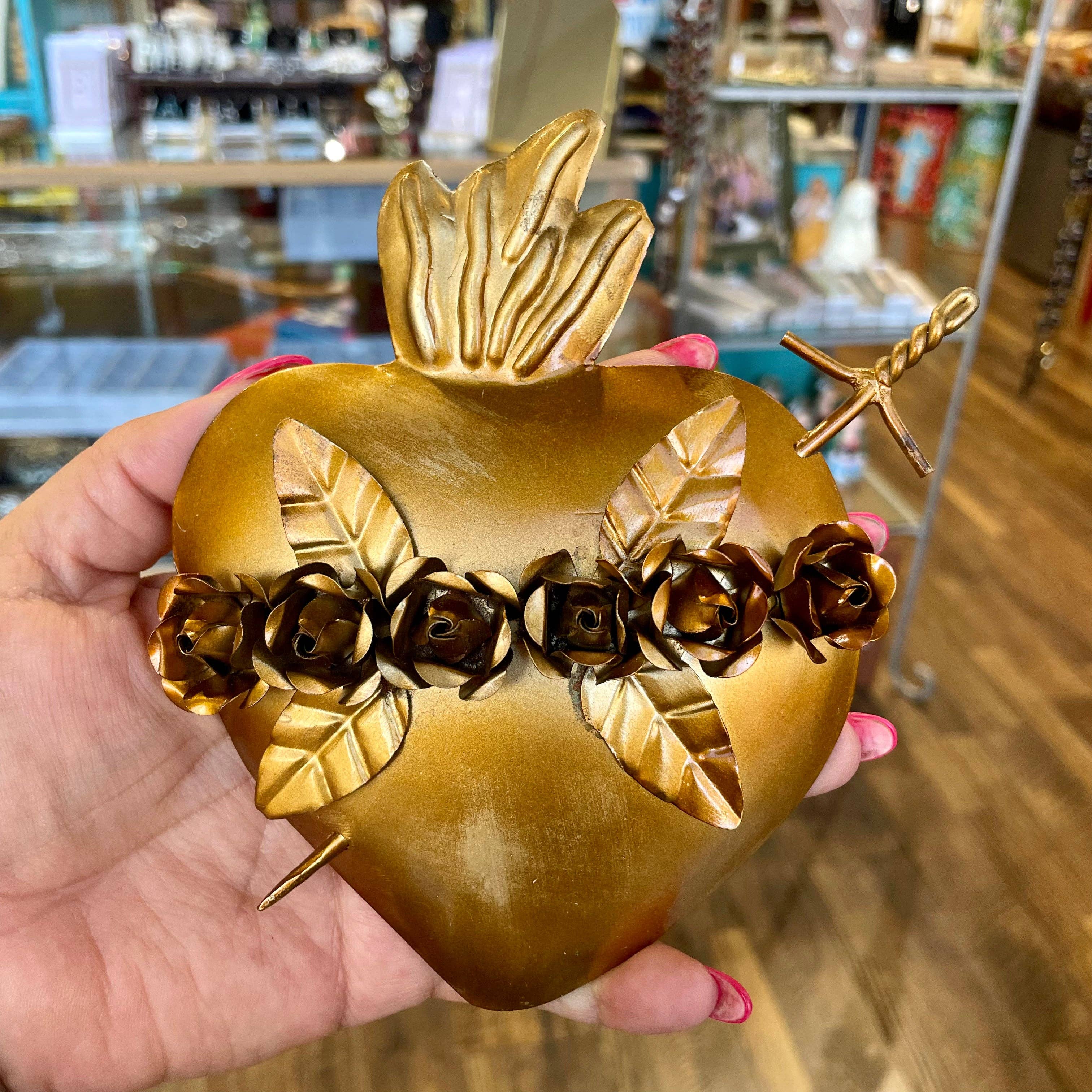 Love and Honor Jesus LLC - Wholesale Decorative Tabletop Object - Gold Metal Sacred Heart with Roses1