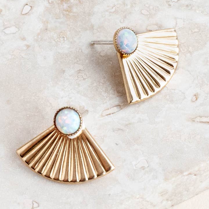 Boucles d'oreilles en forme de veste à petits plis en opale pour la vente par Michelle Starbuck Designs