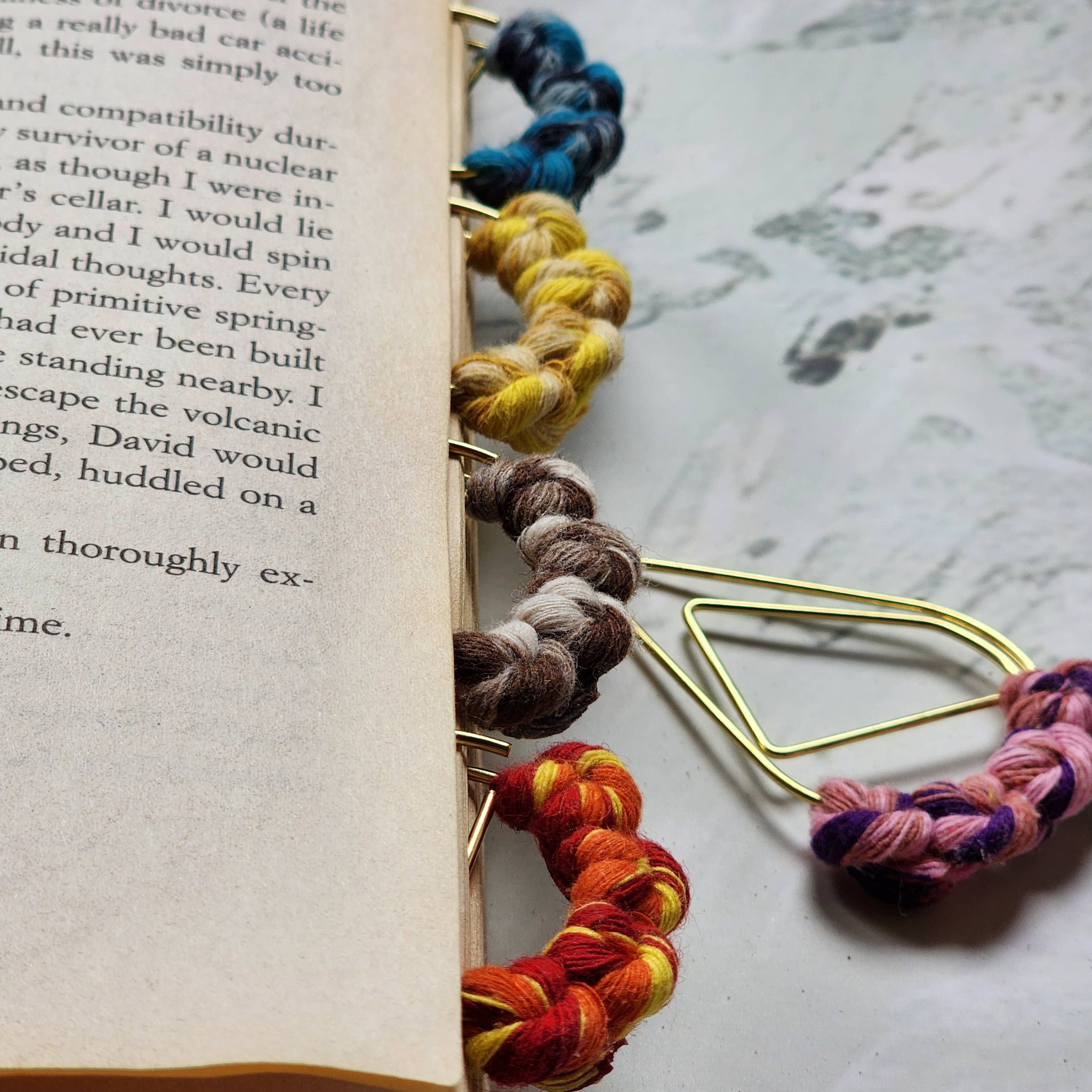 Handmade By Uruba – Engroshandel Bogmærke – Håndlavet flettet garnbogmærke | Farverigt geometrisk metal7