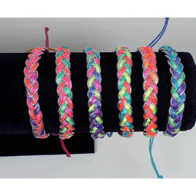 Lose, hell, regenbogenfarbene Glitzer-Bindearmband für den Großhandel von Western Counties Wholesale