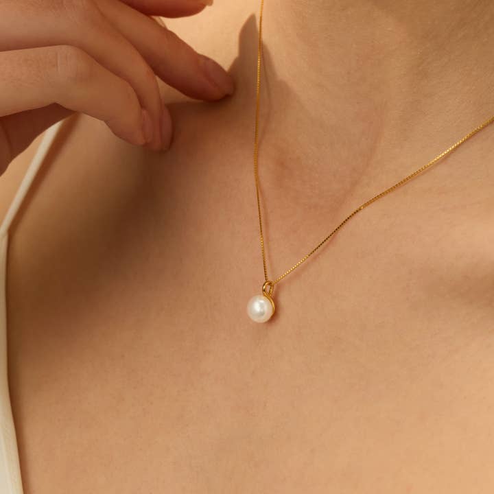 Freshwater Pearl Necklace & Pearl Hook Earrings Set for wholesale by Drrtymagic