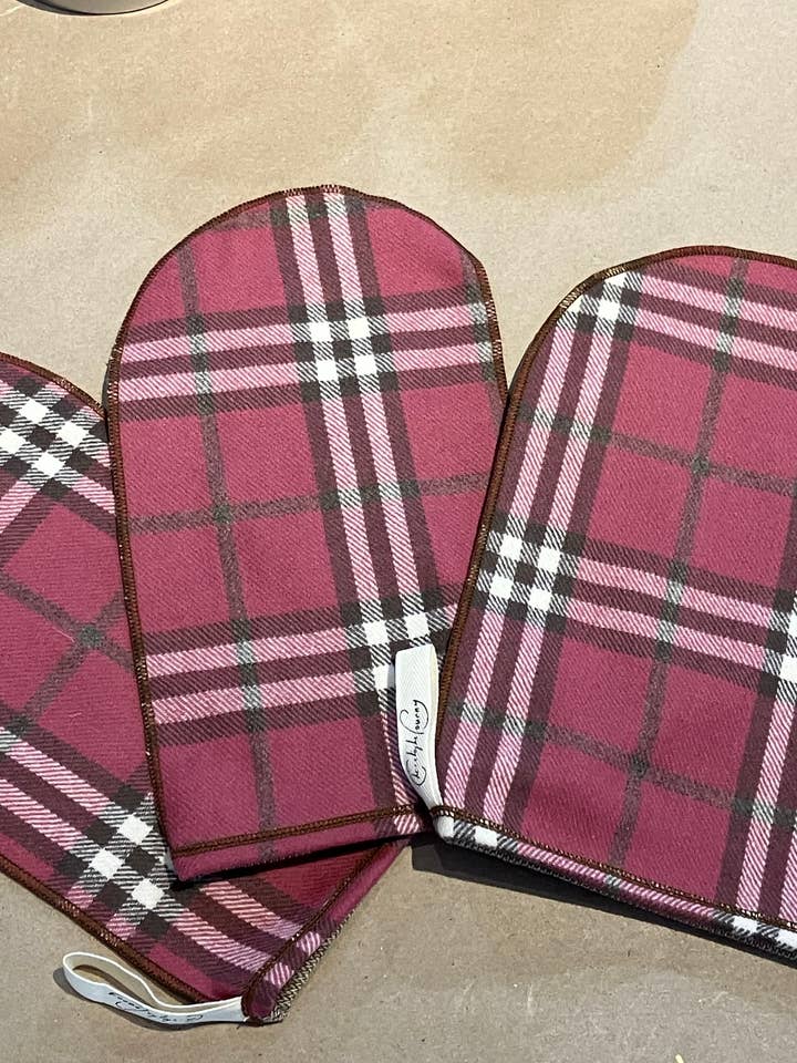 Plaid Polishing Mitt for wholesale by Christophe Pourny Studio