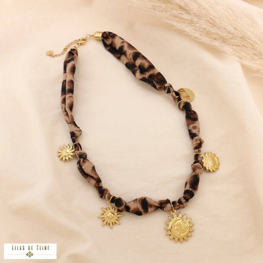 Lilas de Seine – wholesale Hänge-/berlockhalsband – Astralhalsband i rostfritt stål med knutna tygberlocker 01245810