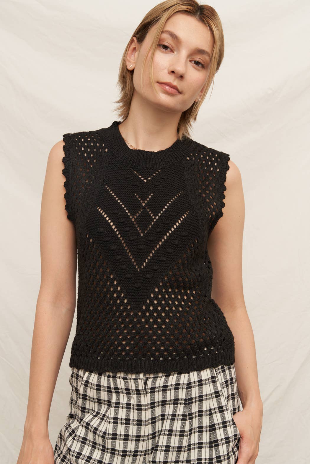 En Crème - Wholesale Sweater Vest - Women's - Sleeveless Crochet Sweater Vest Top9