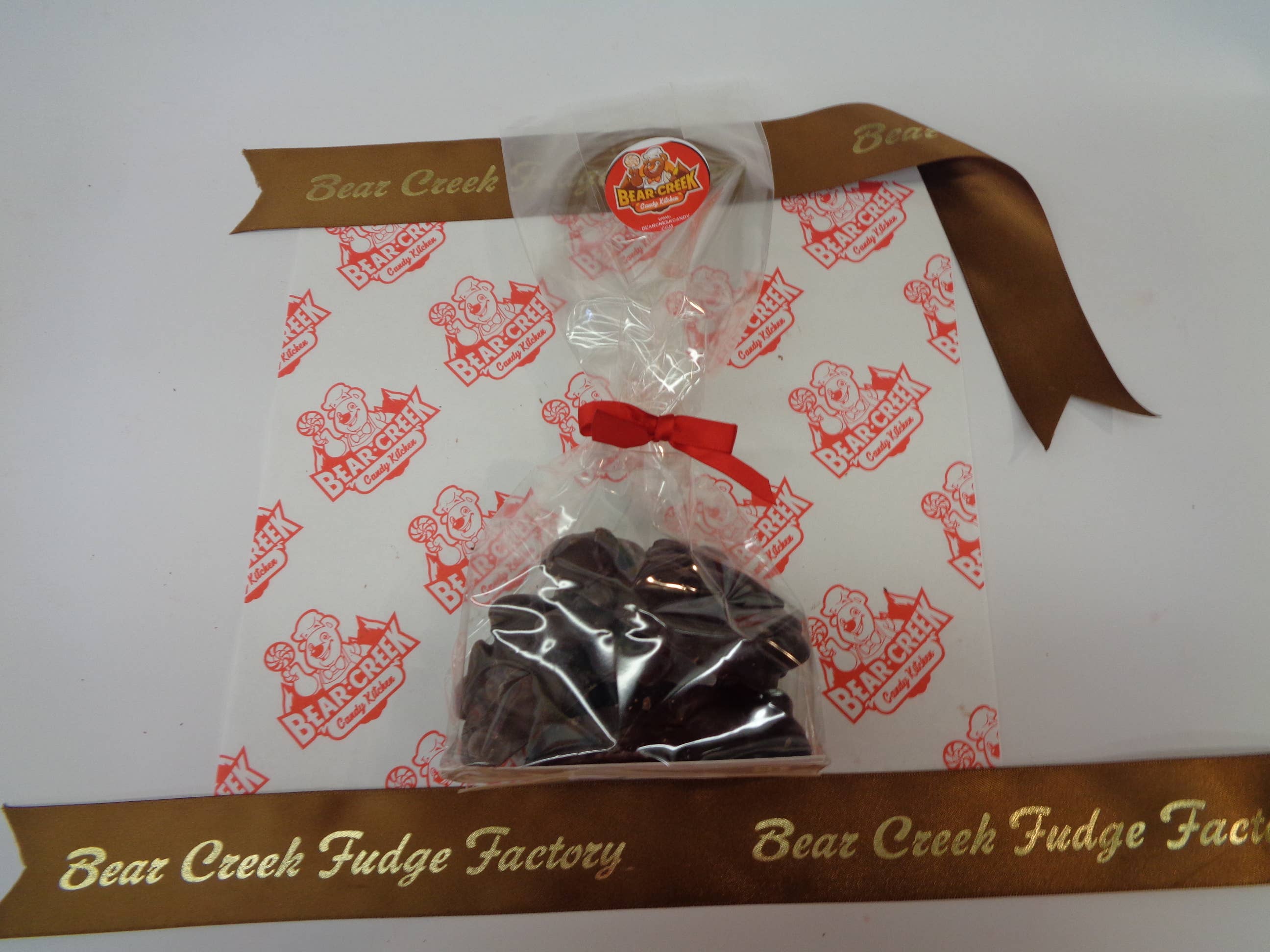 Bear Creek Candy Kitchen – wholesale Chocolate-covered sweets – 🍫Dark Chocolate Almond Cluster💖Chocolate Covered Raisins🍫 1 lb Bags3