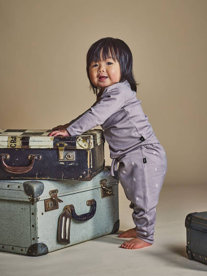 ASHER DROPCROTCH BYXOR | Taupe Nature för wholesale av Little Flock of Horrors