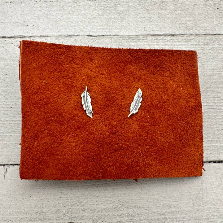 Örhängen i sterling silver fjäder eller blad – 925 silver natur smycken – Fina boho stiftörhängen för wholesale av Sunlight Silver Jewelry