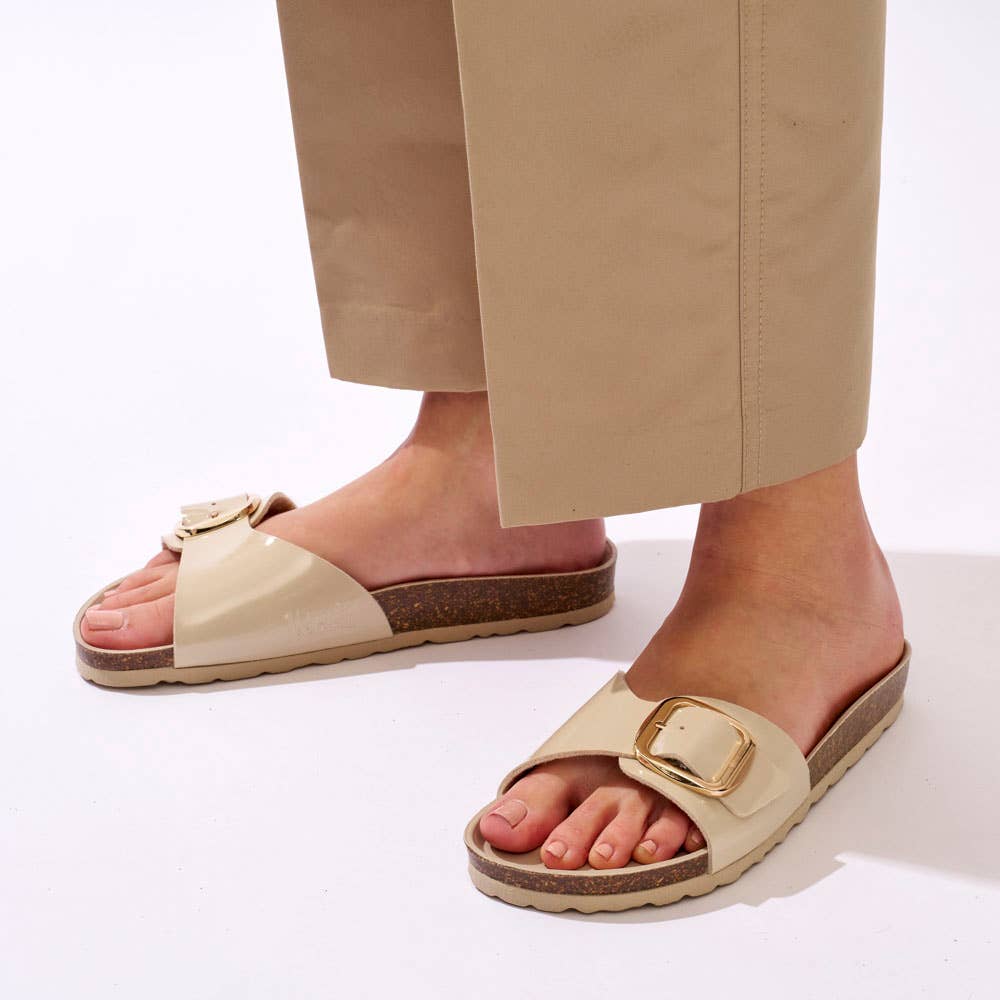 Mandél - Wholesale Sandals - Women's - Beige band ciabatta - Art.MD11243