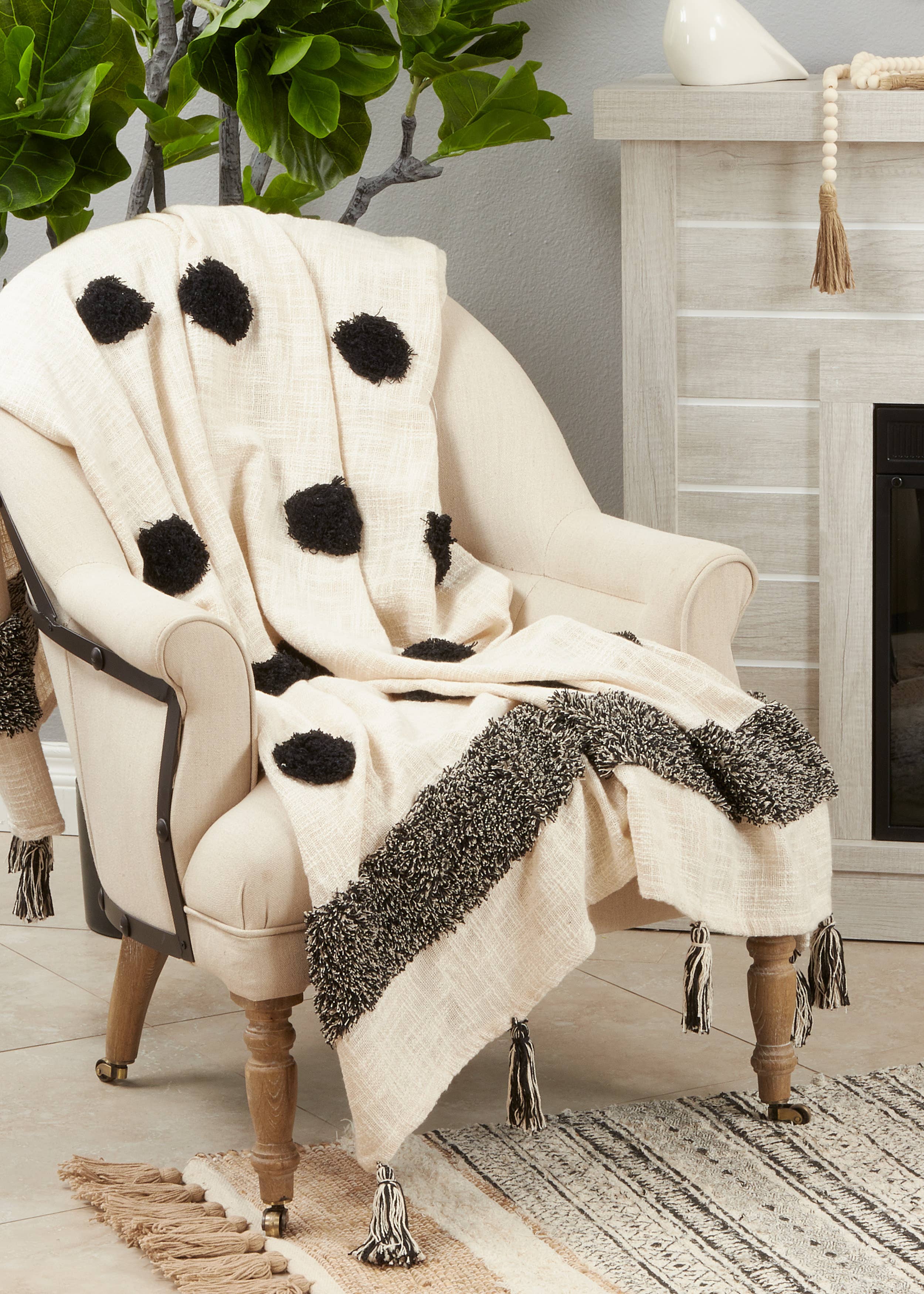 Black White Tufted Dot Throw for wholesale on Faire2