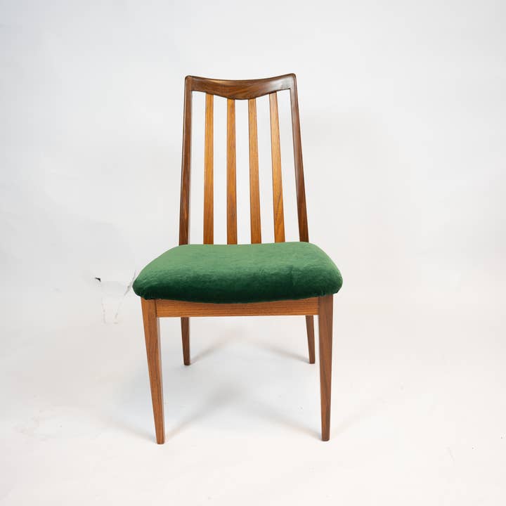 Sustainable & Salvaged - Wholesale Stoel - G-plan Velvet eetkamerstoel uit het midden1