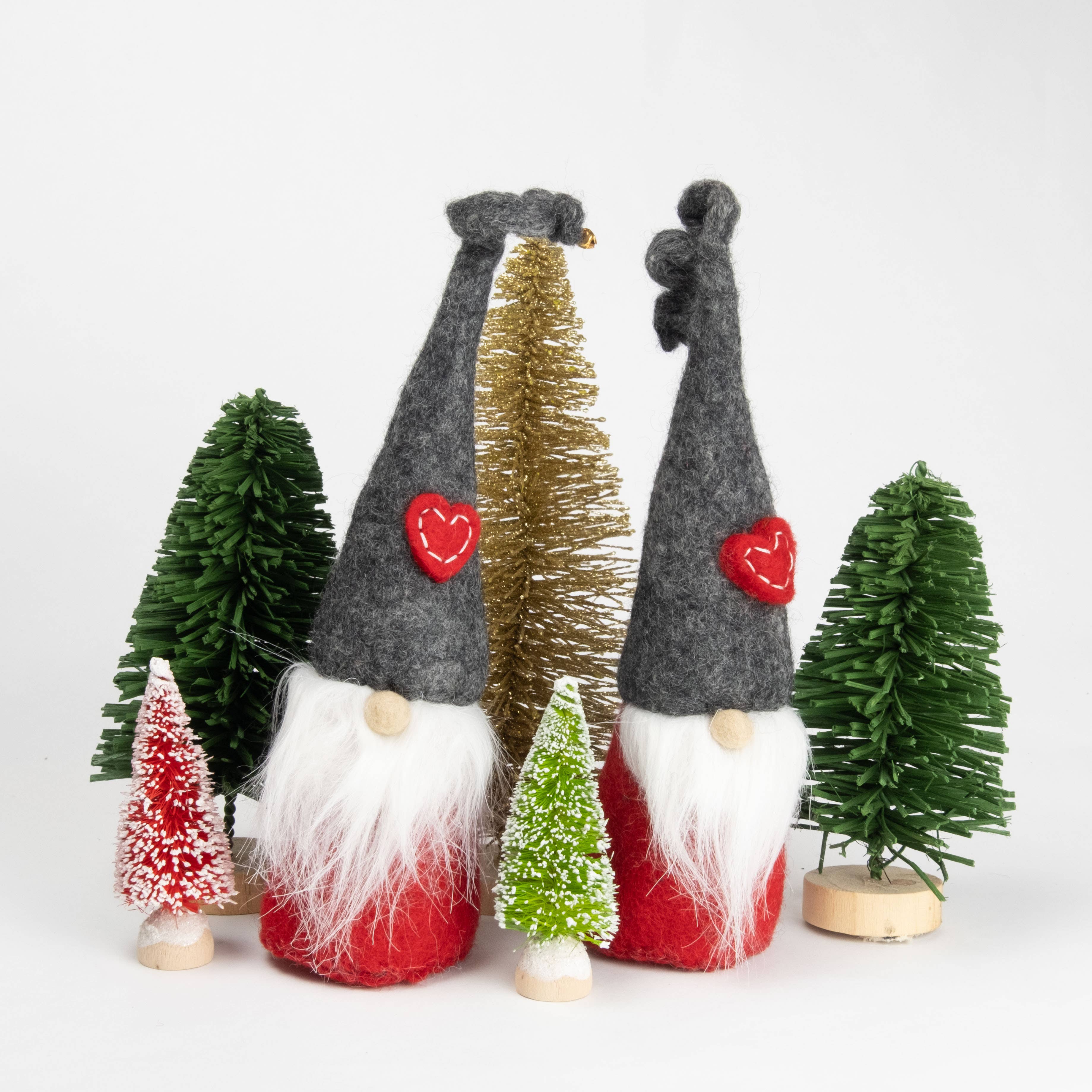 The Winding Road - Vendita all'ingrosso Decorazioni da tavolo - Decorazioni di Natale - Gnomo in Feltro - Cuore Rosso6