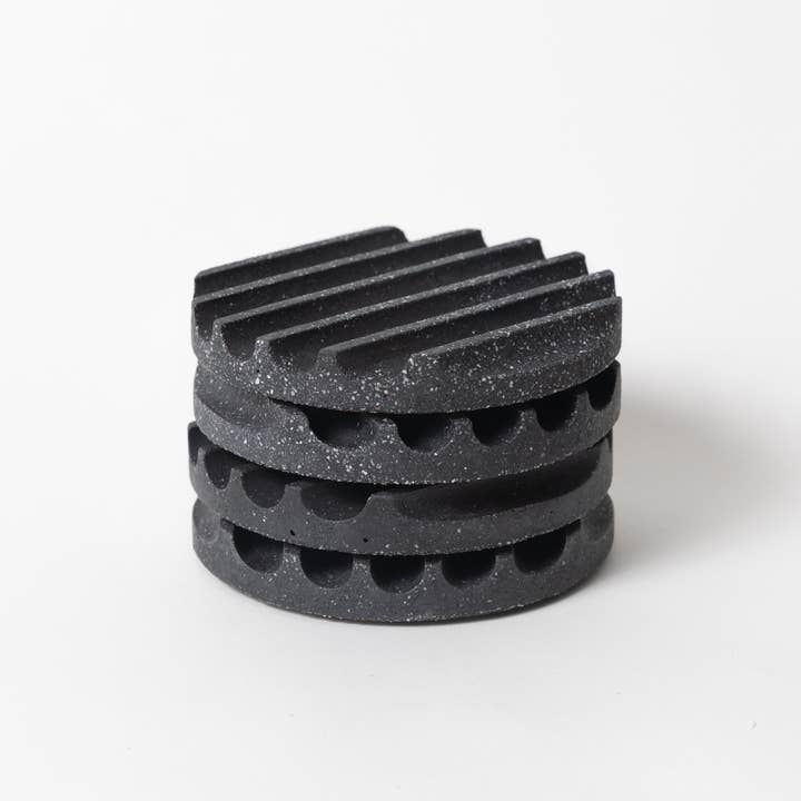 pretti.cool – Engroshandel Bordskånere – Coaster sæt | Sort Terrazzo