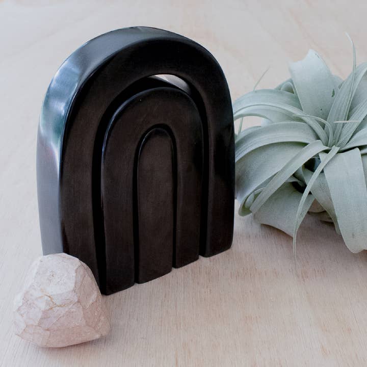 Scultura arcobaleno per la vendita all'ingrosso da parte di Venture Imports LLC