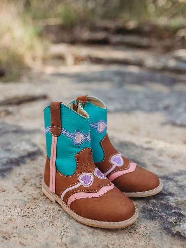 Botas para bebé "Hadley" con corazón, talla 6-9 para venta al por mayor de Shea Baby