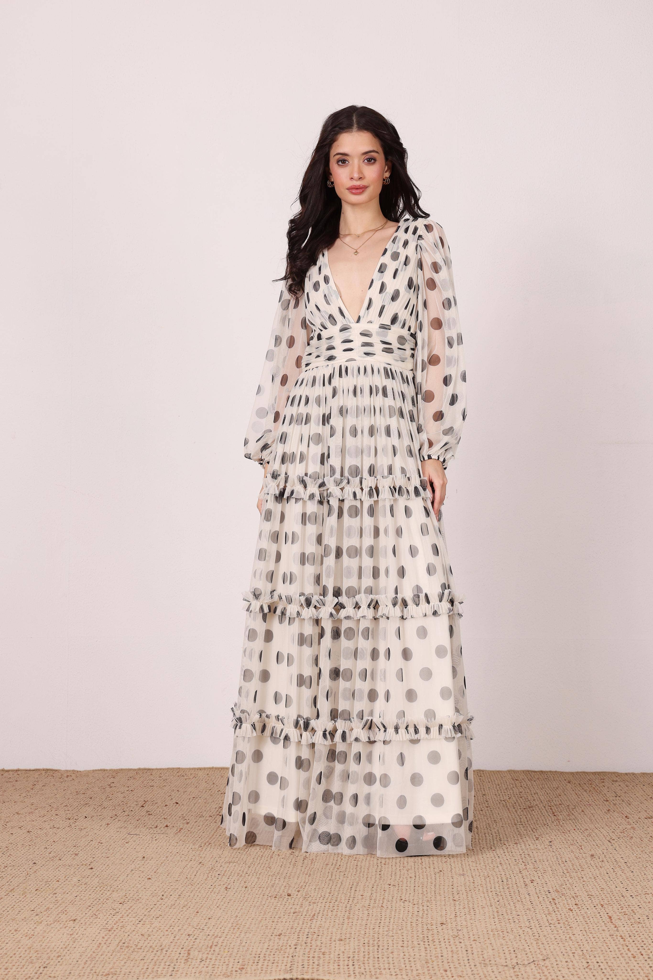 Gräddvit och svart prickig Lydia Maxiklänning i kräm och svart prickig för wholesale på Faire4