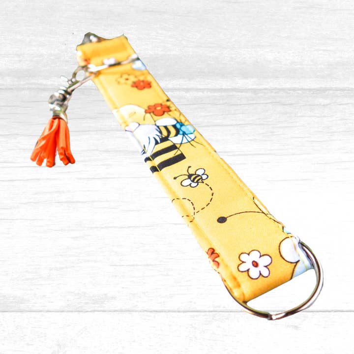 Portachiavi da polso Summer Bees Gnomes con ciondolo e nappina per la vendita all'ingrosso da parte di Kimmi Jo