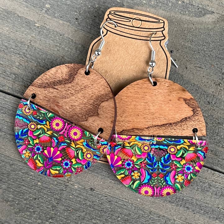 Jill's Jewels - Vendita all'ingrosso Orecchini pendenti - Orecchini Rainbow Floral Hippy, metà acrilico e metà legno1