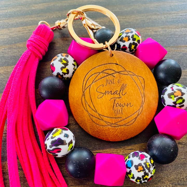 Porte-clés Small Town Girl pour la vente par Southern Sawdust Mercantile