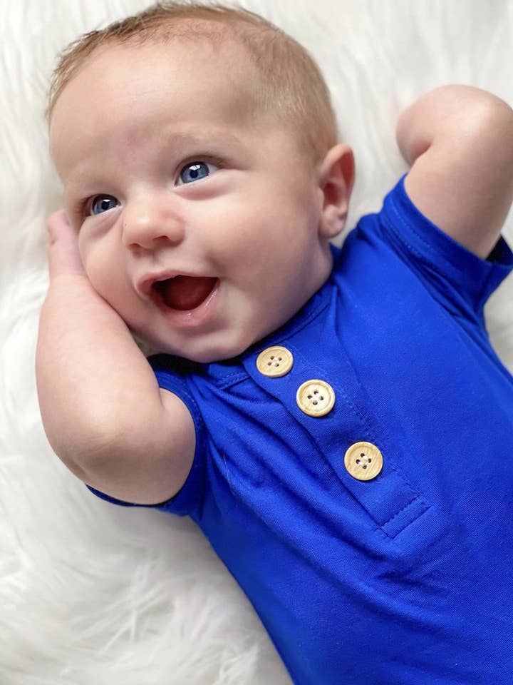 Saffierblauwe Henley Romper voor wholesale door Ellie K’s Closet Co.