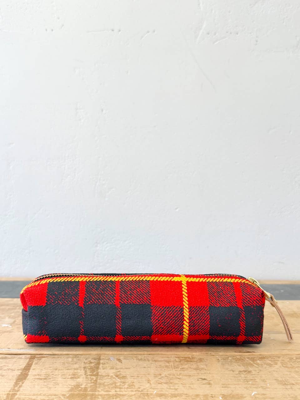 Erin Flett - Wholesale Pencil Case/Pouch - Tartan Plaid Round Pencil2