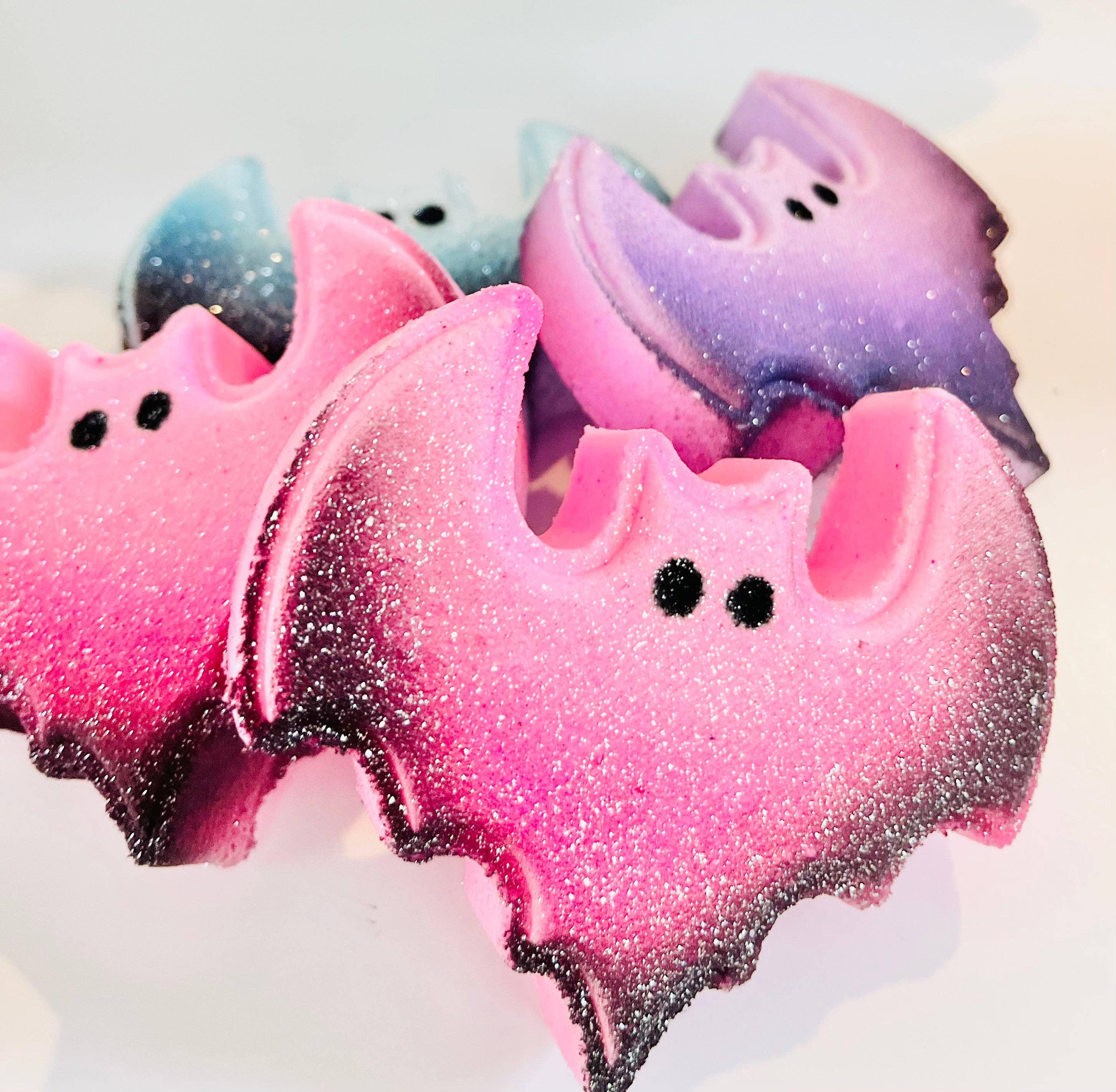 The Burlap Barn Company - Wholesale Bath Bomb/Fizz - Bat Bath Bomb,Vampy Glam bomb3
