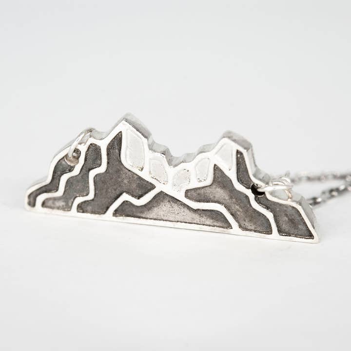 Collar Gros Morne Mountain para venta al por mayor de Mackenzie Jones Designs