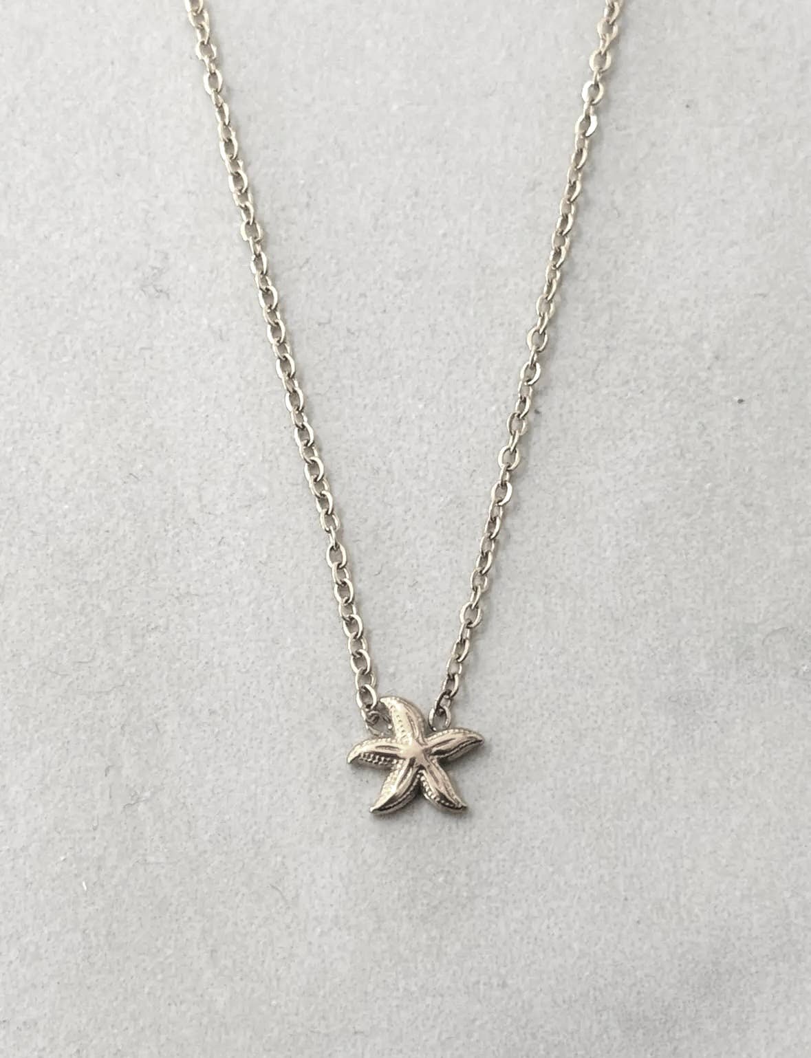 Cassette Barcelona - Wholesale Pendant/Charm Necklace - Minimal Starfish Summer Necklace 1